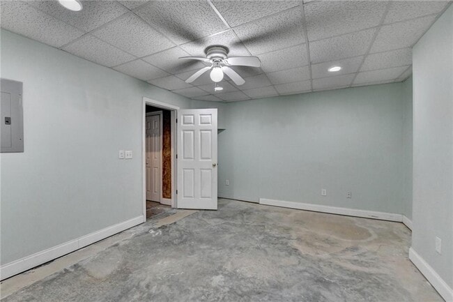 Building Photo - 2455 Kirkstone Dr