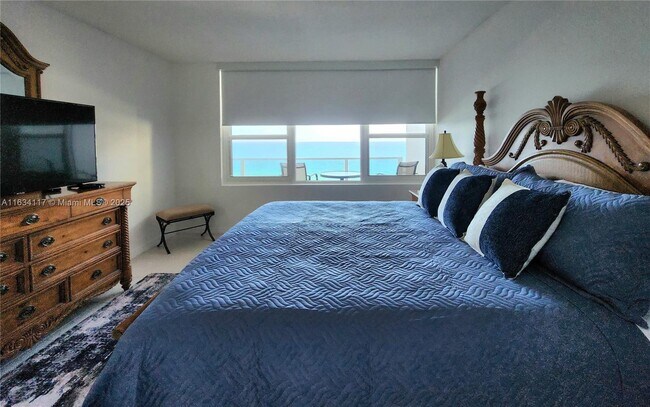 Building Photo - 3505 S Ocean Dr
