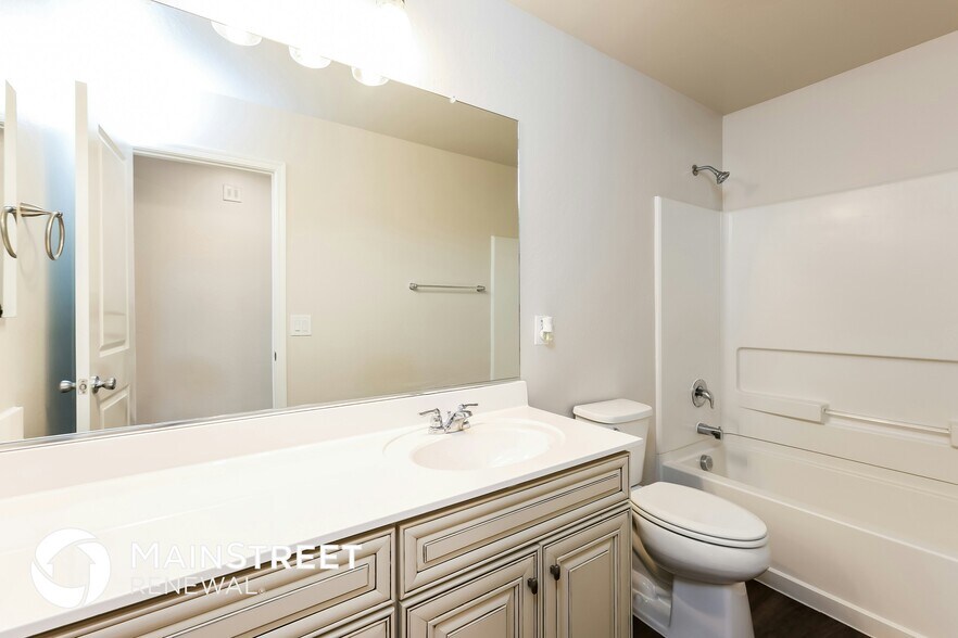 Building Photo - 16603 W Sierra St