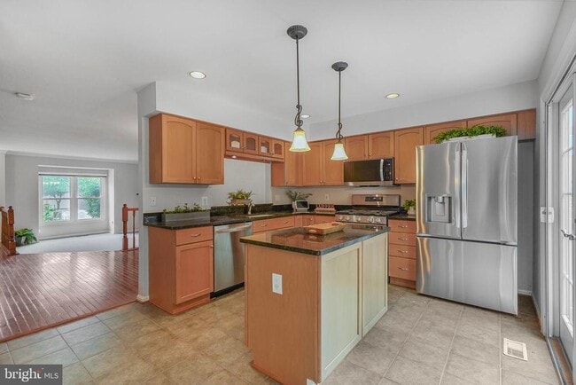 Building Photo - 7228 Lensfield Ct