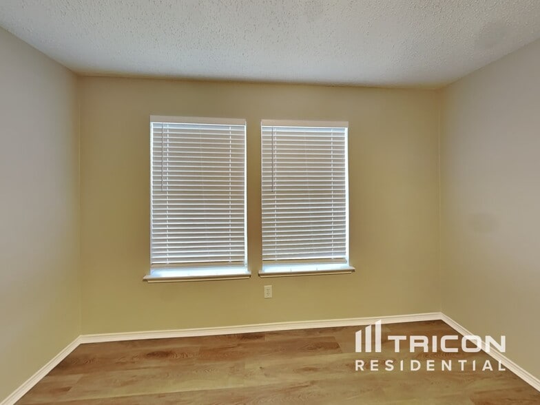 Building Photo - 2728 Monticello Ln