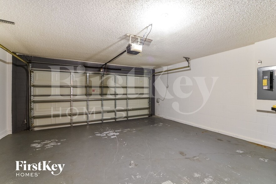 Building Photo - 307 Michigan Ln