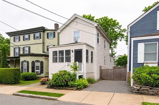 Building Photo - 18 Almy St