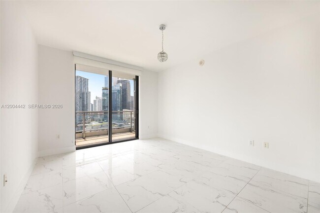 Building Photo - 90 SW 3rd St