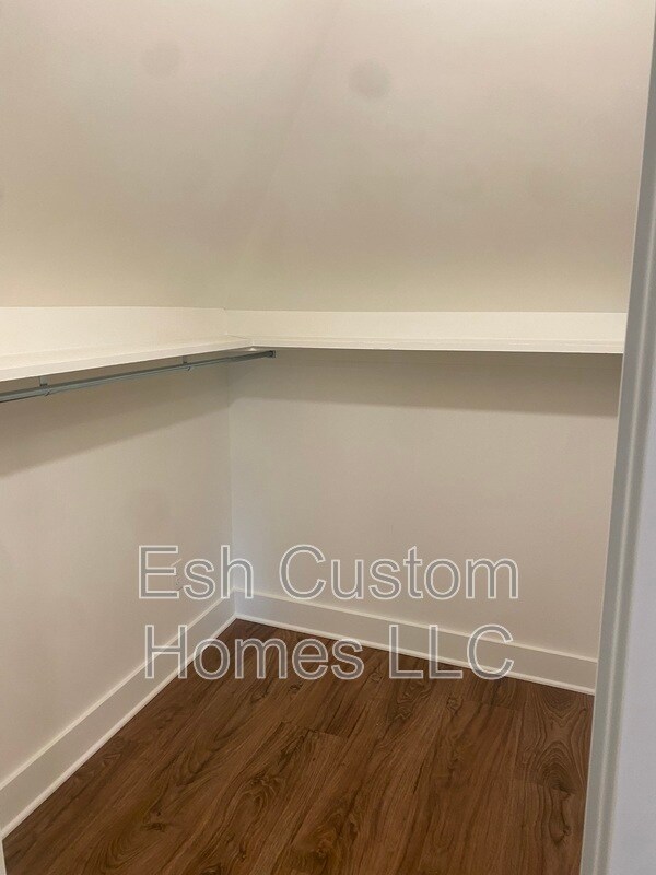 Building Photo - 2686 Lititz Pike