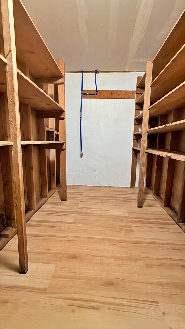 Building Photo - FANTASTIC REMODELED 3 Bed 2 Bath Home in Strayer & Shephards Park Hill Brand New Flooring New Car...