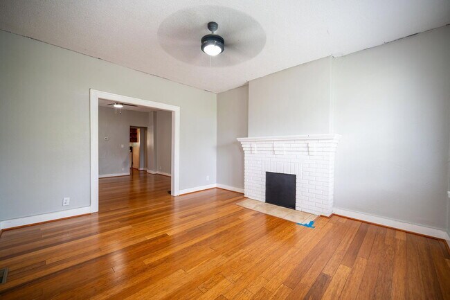 Building Photo - 1429 N 6th St