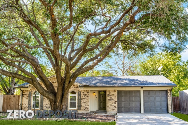 Building Photo - 313 NE Cindy Ln