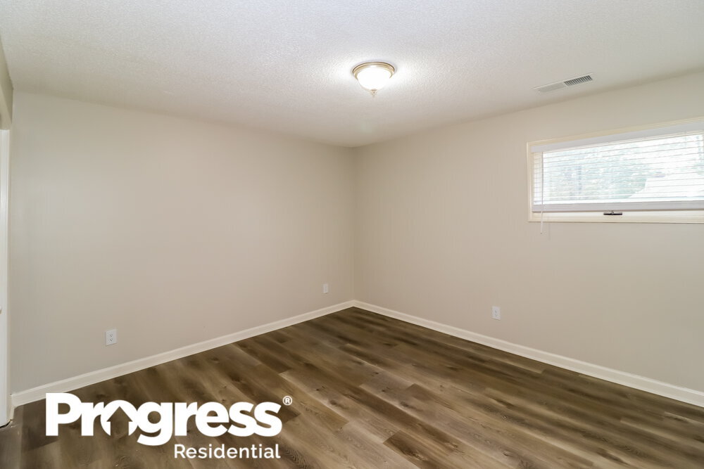 Building Photo - 237 Richards Way Dr