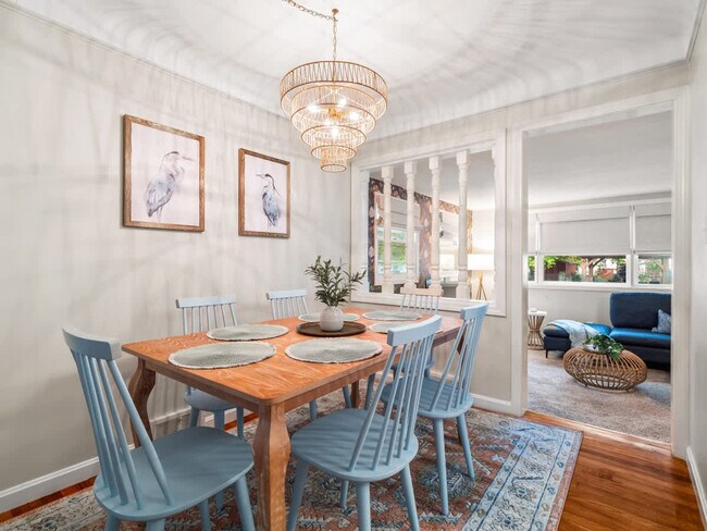 Building Photo - 386 Walworth Ave