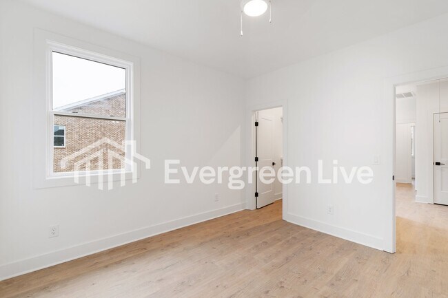 Building Photo - 129 Leggo Ave