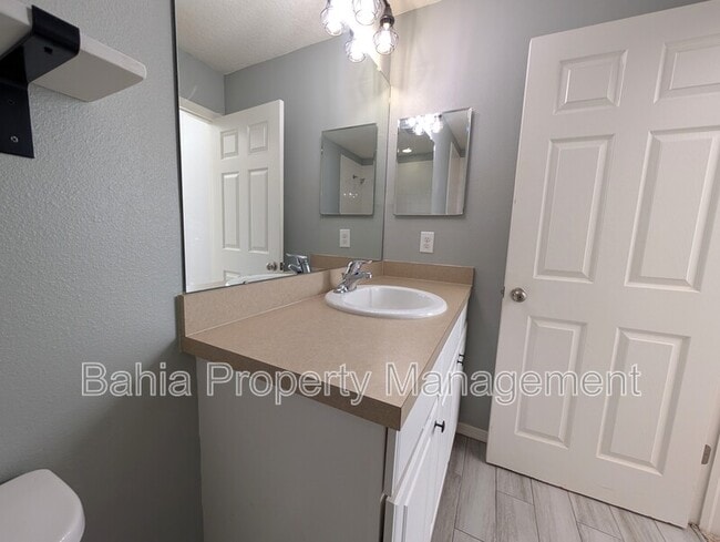 Building Photo - 8955 Walnut Gable Ct