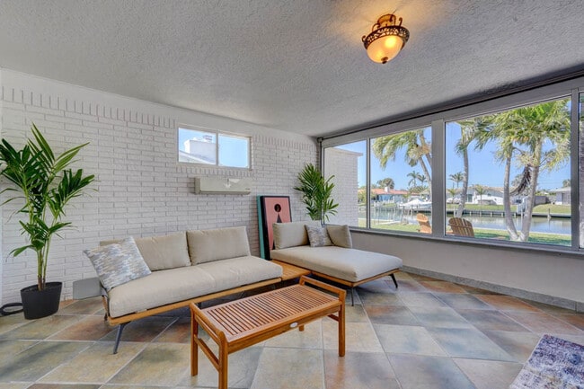 Building Photo - 107 Jamaica Dr