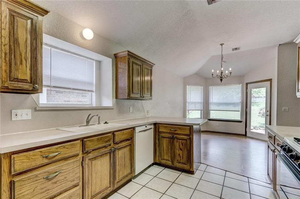 Building Photo - 305 Waterfront Dr