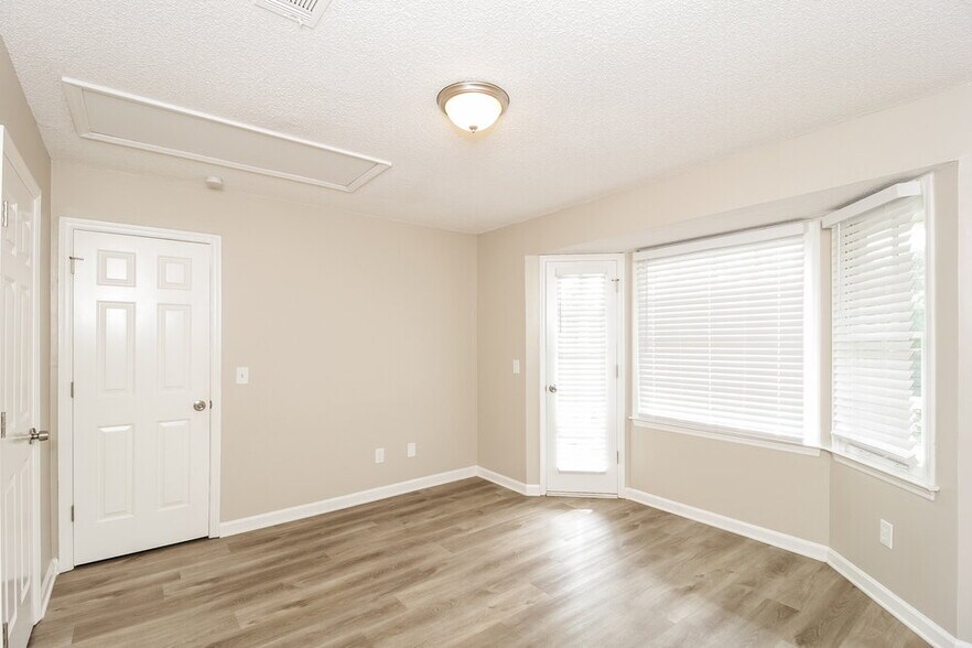 Building Photo - 5902 Bridgemont Pl