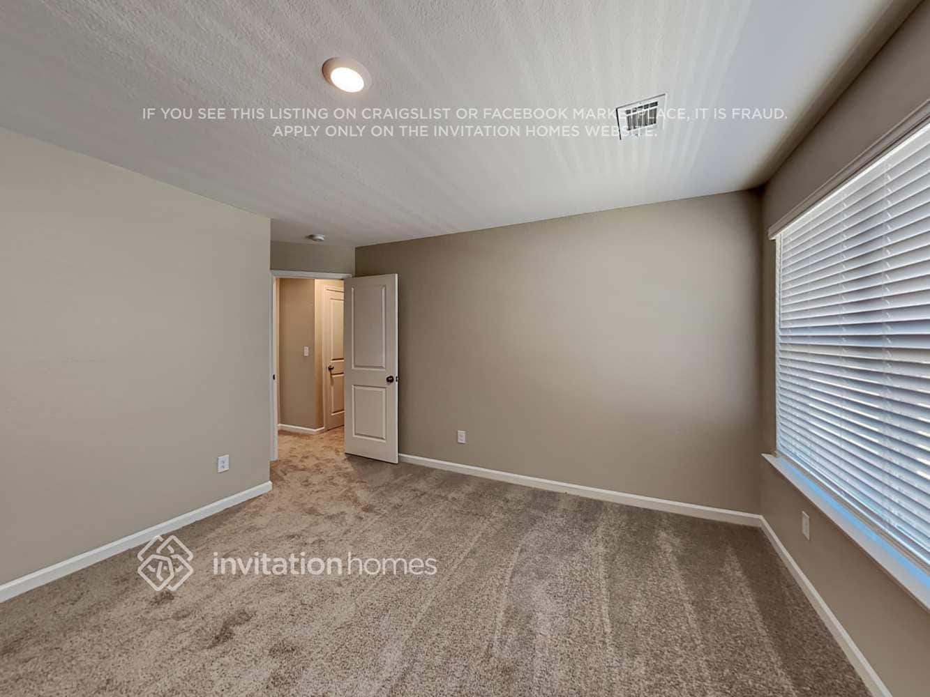 Building Photo - 407 Vermeer Ct