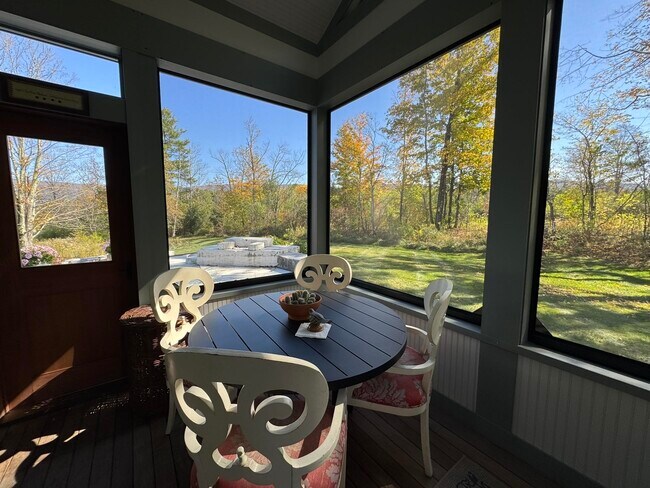 Building Photo - 57 Taconic Rd