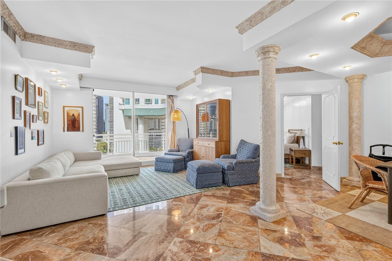 Building Photo - 888 Brickell Key Dr