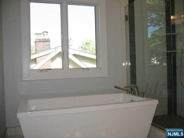 Building Photo - 818 Jassamine Way