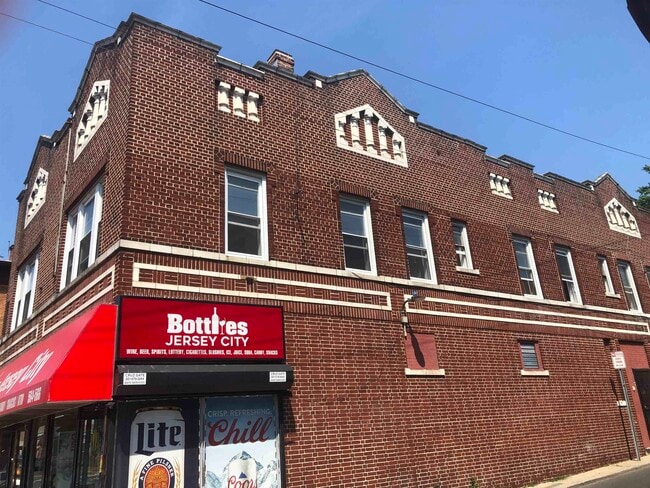 Building Photo - 265 Clinton Ave