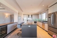 Building Photo - 2391 Roscomare Rd