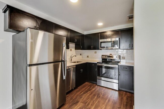 Building Photo - The Paloma