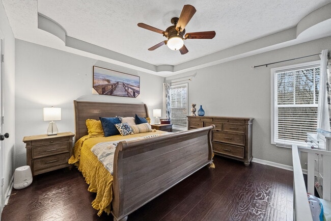 Building Photo - 632 Hidden Valley Dr