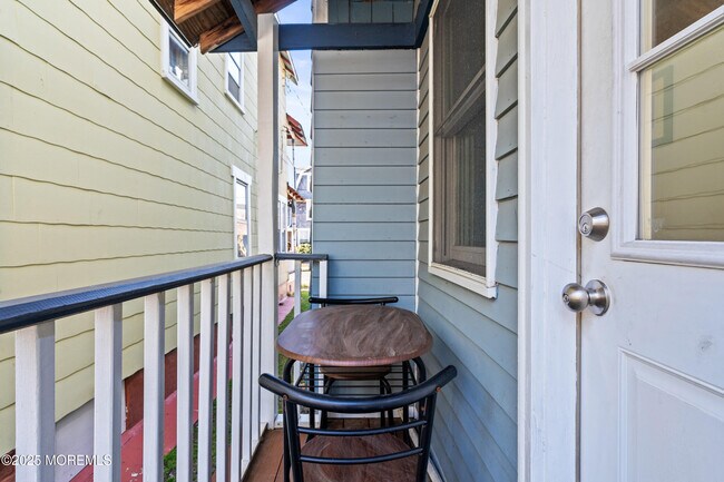 Building Photo - 49 Franklin Ave