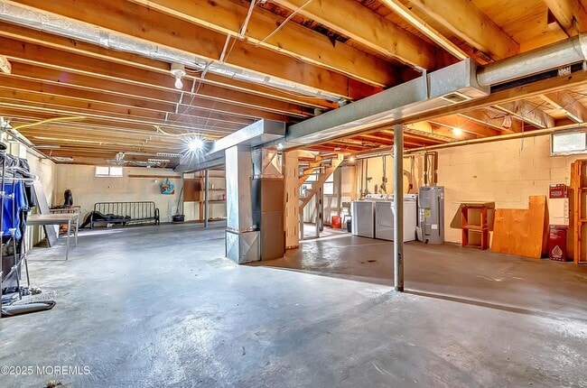 Building Photo - 145 W Woodburn Ave