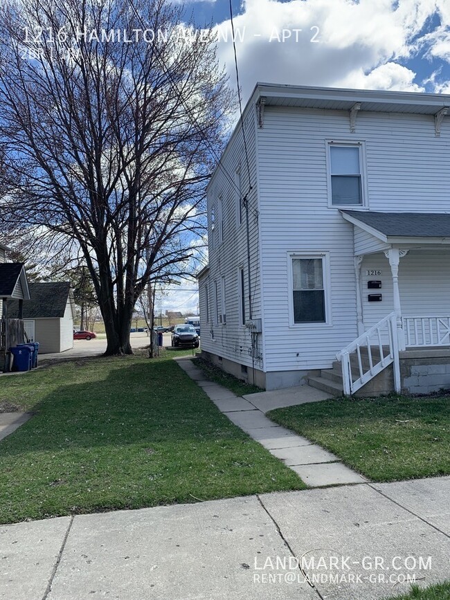 Primary Photo - Updated 2 Bed, 1 Bath with Private Storage...