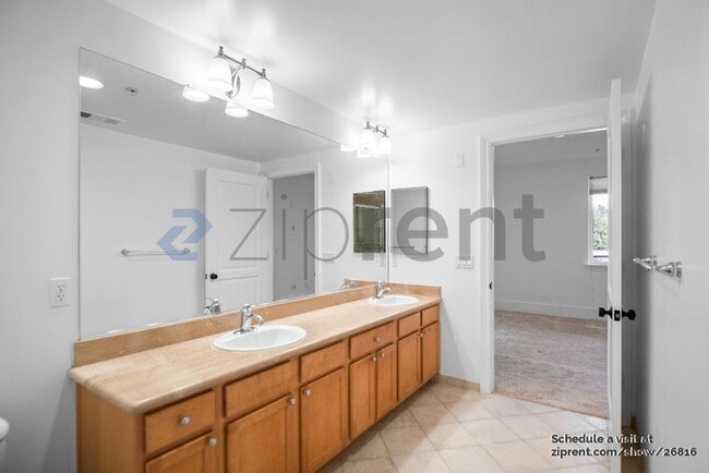 Building Photo - 1310 Creekside Dr