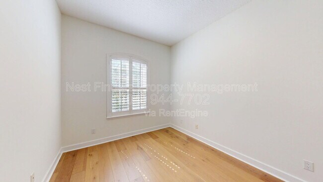 Building Photo - 283 Holland Dr