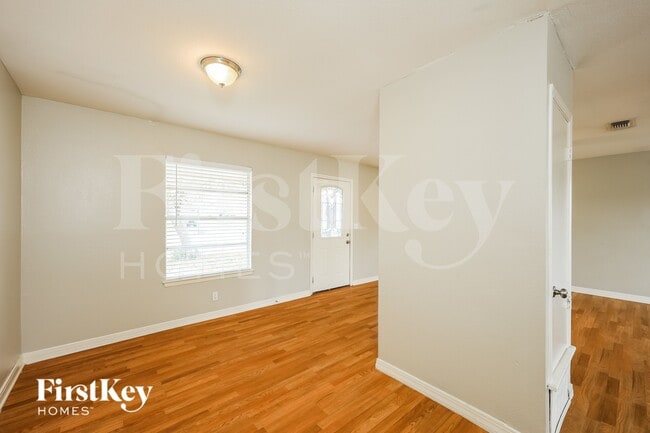 Building Photo - 1802 Wilsons Creek St