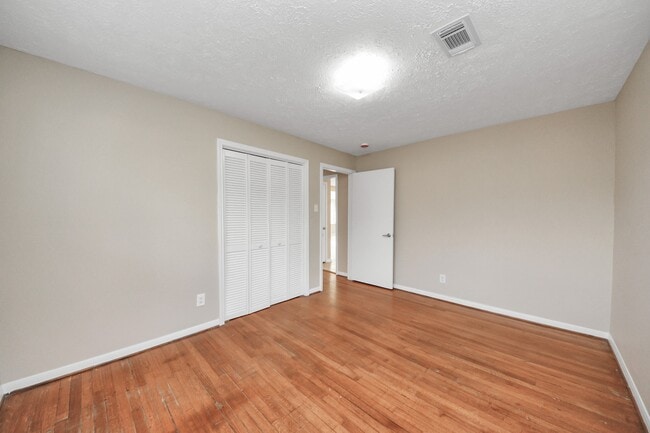 Building Photo - 7914 Marinette Dr