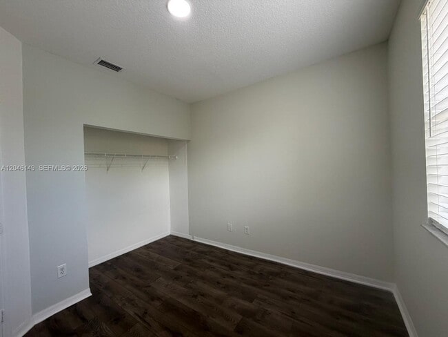 Building Photo - 2201 Clipper Pl