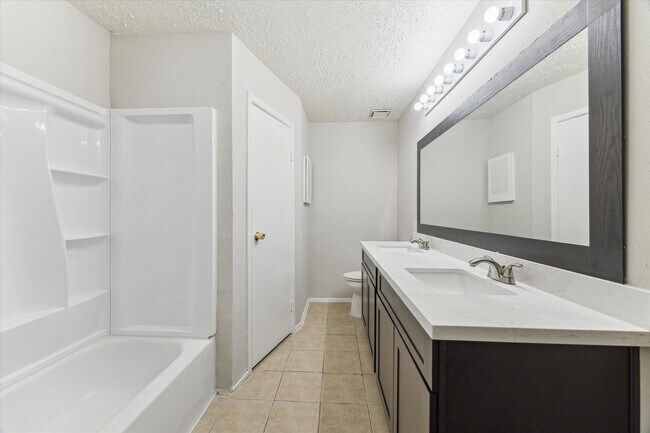 Building Photo - 10032 Ridgecoral Dr