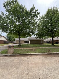 Building Photo - 14208 Valley Forge Ln