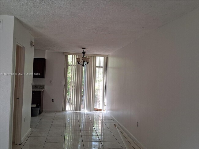 Building Photo - 6103 SW 69th St