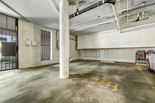 Building Photo - 2032 E Bermuda St