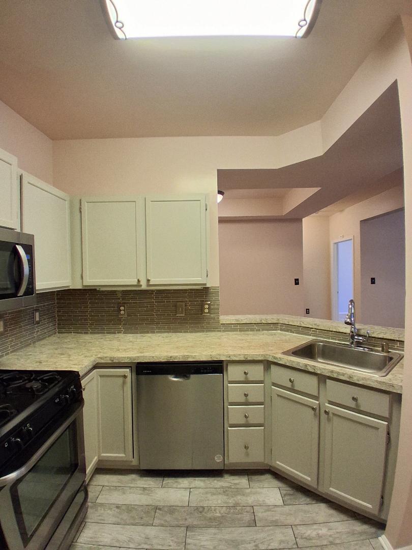 Building Photo - 8927 Groffs Mill Dr