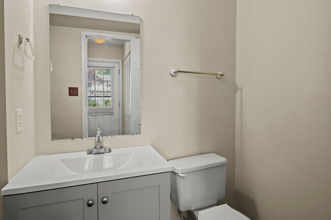 Building Photo - 12332 Boncrest Dr