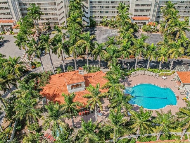 Building Photo - 6083 Bahia Del Mar Cir N