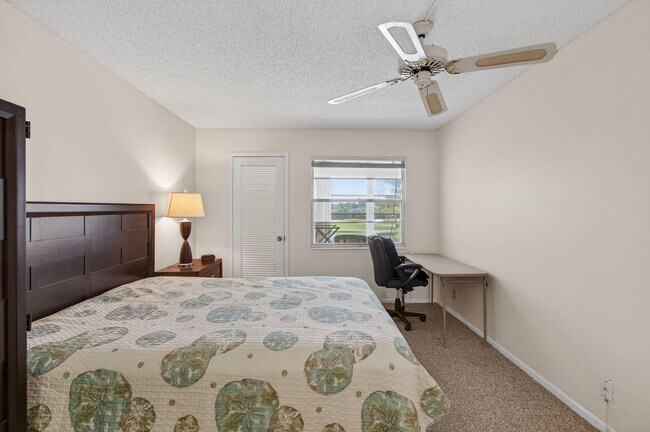 Building Photo - 3038 Hythe A