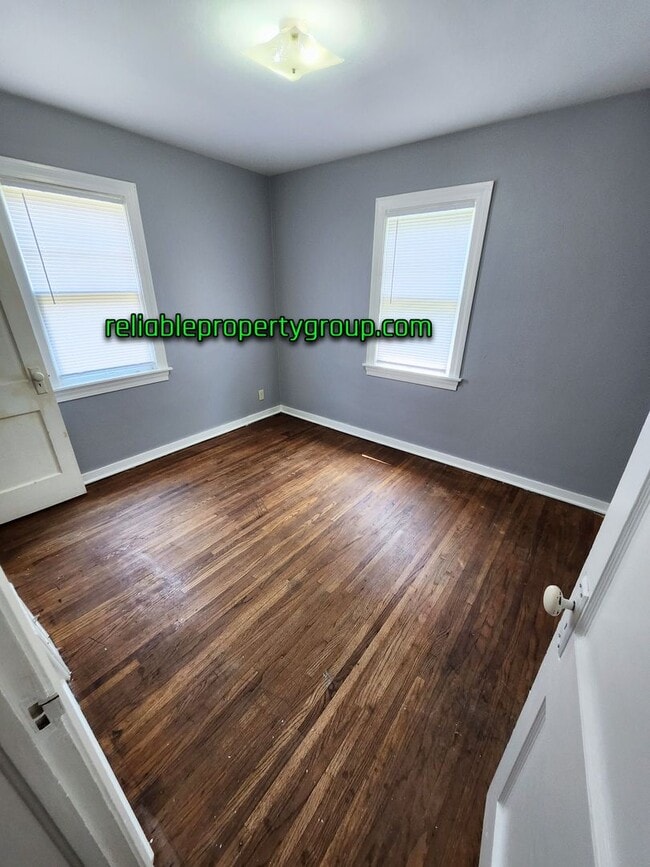 Building Photo - New Listing!!