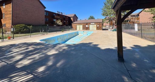 Building Photo - Lovely 1 Bedroom, 1 Bathroom Lakewood Condo! Community POOL!!!