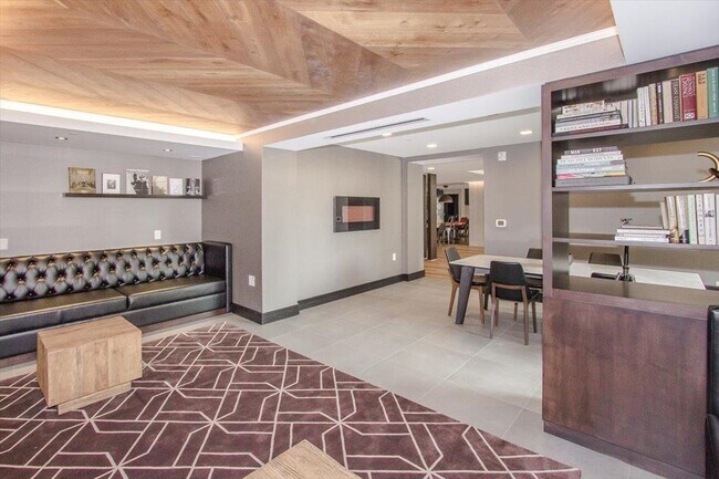 Building Photo - 1400 Hudson St