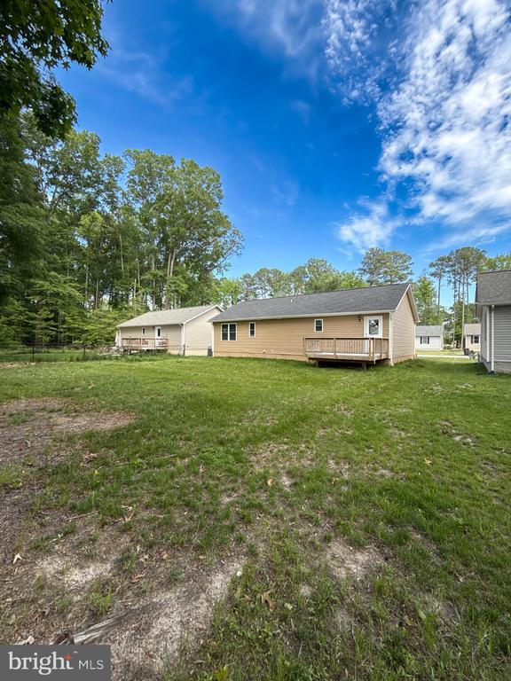 Building Photo - 65 Oak Ln
