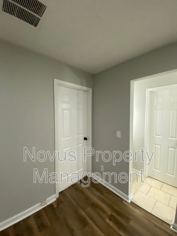 Building Photo - 619 South St