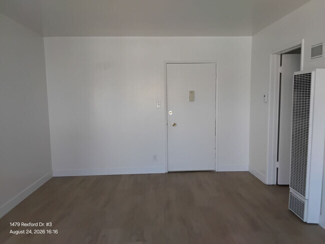 Building Photo - 238 3/4 Rexford Dr