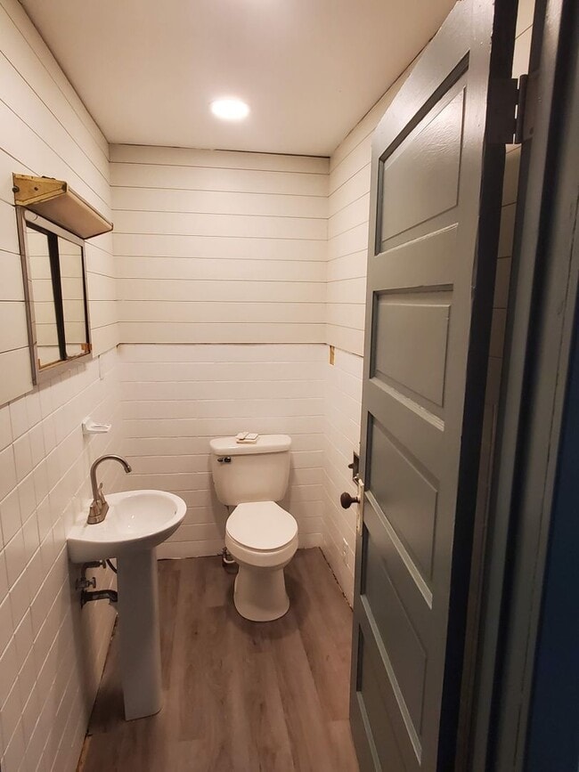 Building Photo - 936 Harrison Ave